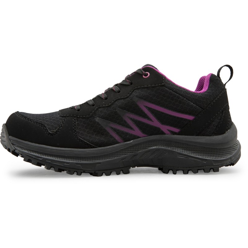 Ženski pohodni čevlji  TREKSTA BREVIK LOW LACE GTX so zasnovani z širšim prileganjem in imajo vodoodporno GORE-TEX membrano, ki ohranja stopala suha v vseh vremenskih razmerah. Čevlji imajo udoben EVA podplat z dobrim blaženjem udarcev.