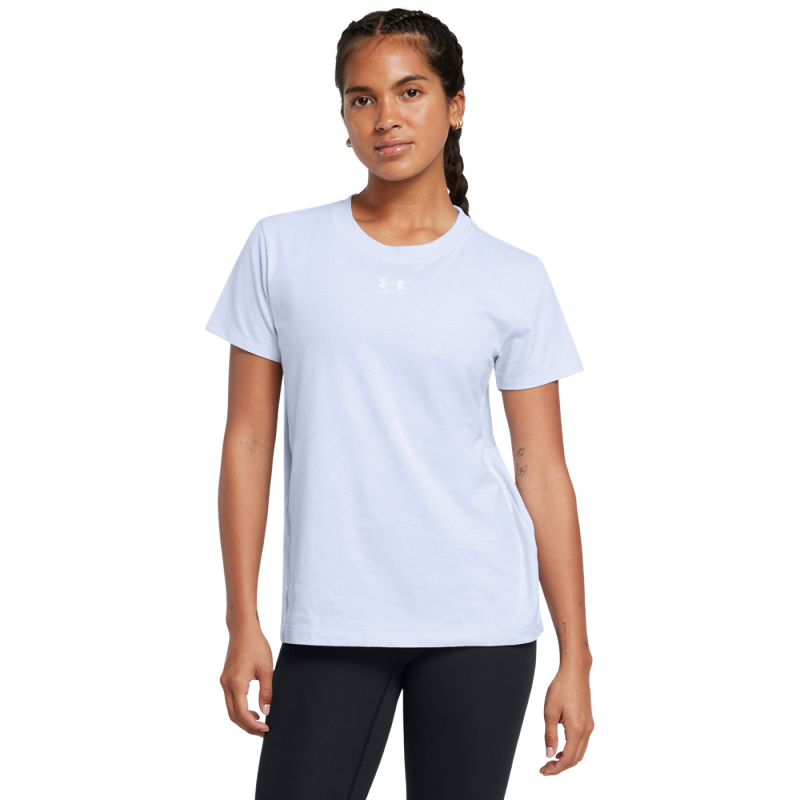 
Ženska športna majica Under Armour Rival Core SS je odlična izbira za aktivne ženske, ki iščejo udobje in funkcionalnost. Izdelana iz mehkega in trpežnega materiala, ta majica zagotavlja izvrstno prileganje.