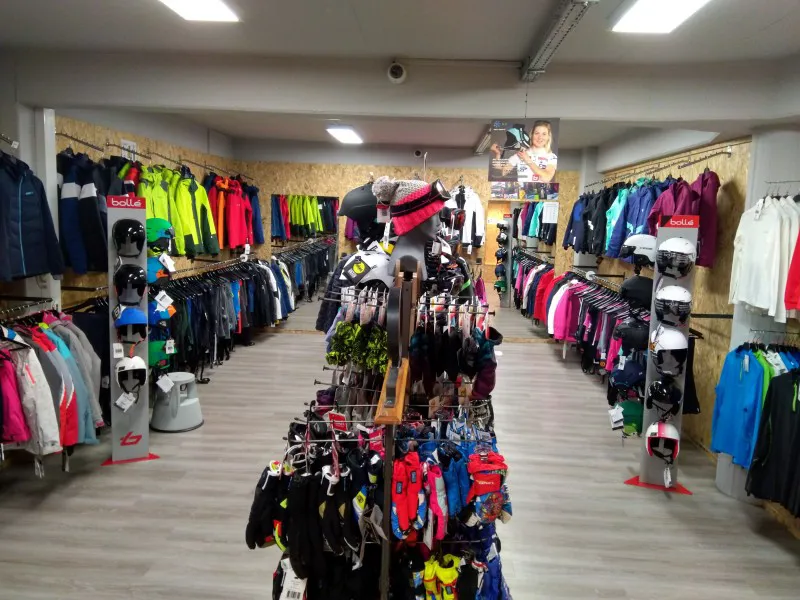 Poslovnica AS Sport Outlet — unutrašnjost